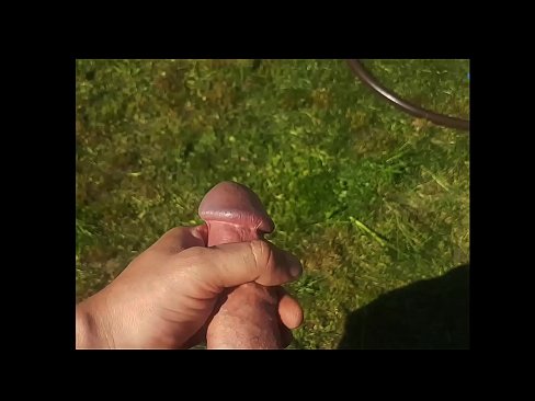 ❤️ Keçika germ di bexçeyek havînê de pisîka xwe ya pembe diqelişe û bi şuştinê dixe. ❤❌ Porno li ku.dienlanhbk.top ❌